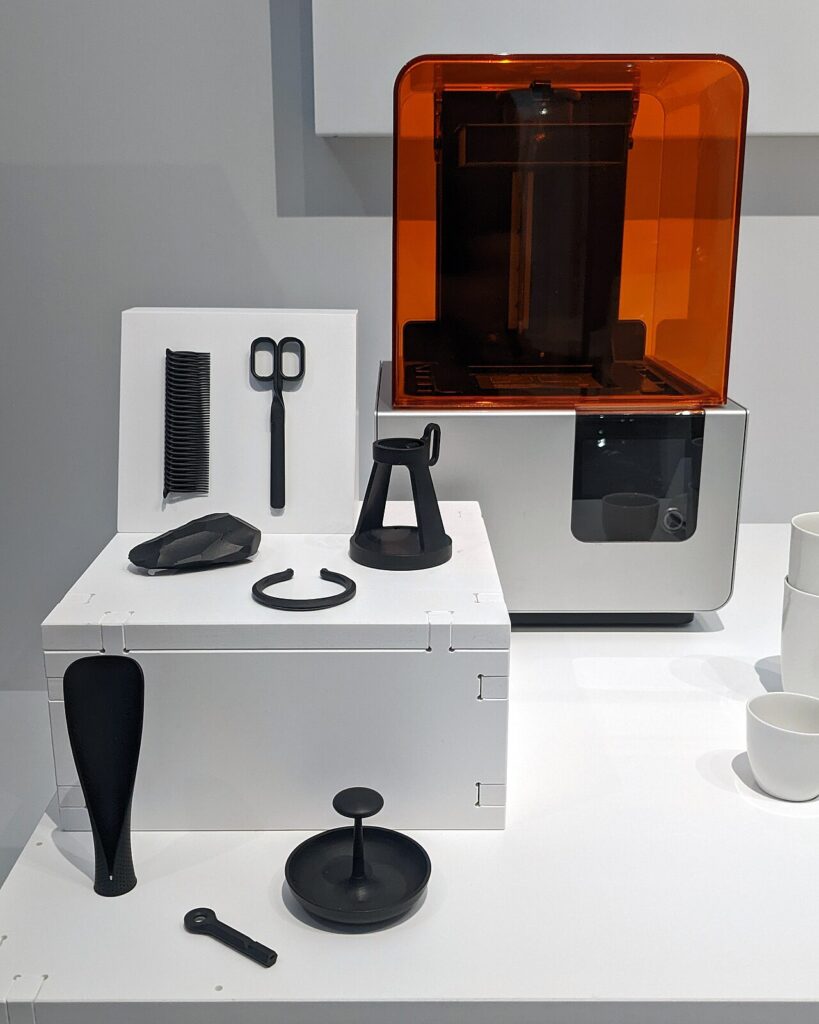 Лазерный SLA-принтер Formlabs Form 2 и напечатанные на нём изделия